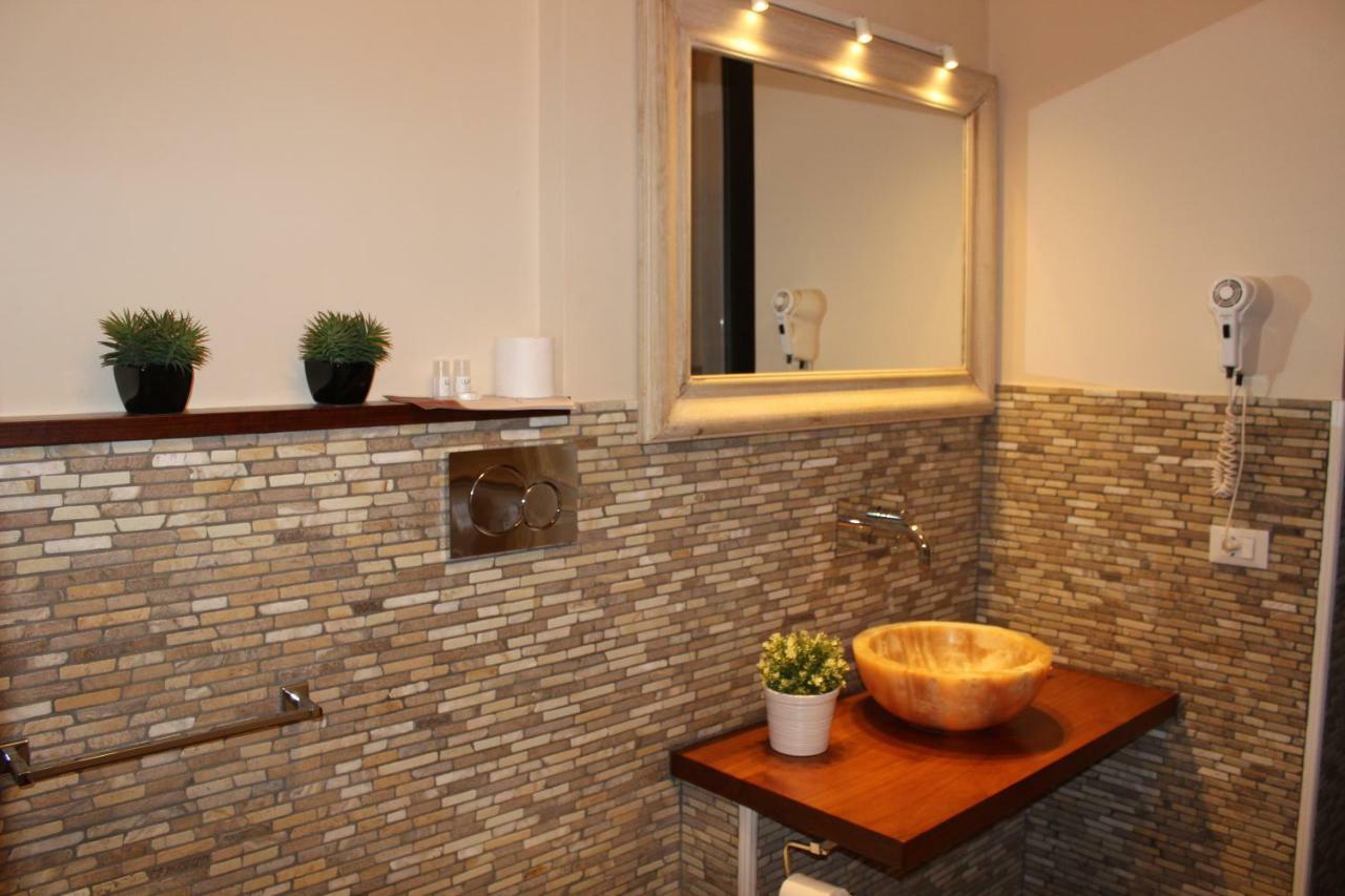 Long In Central Apartment Rom